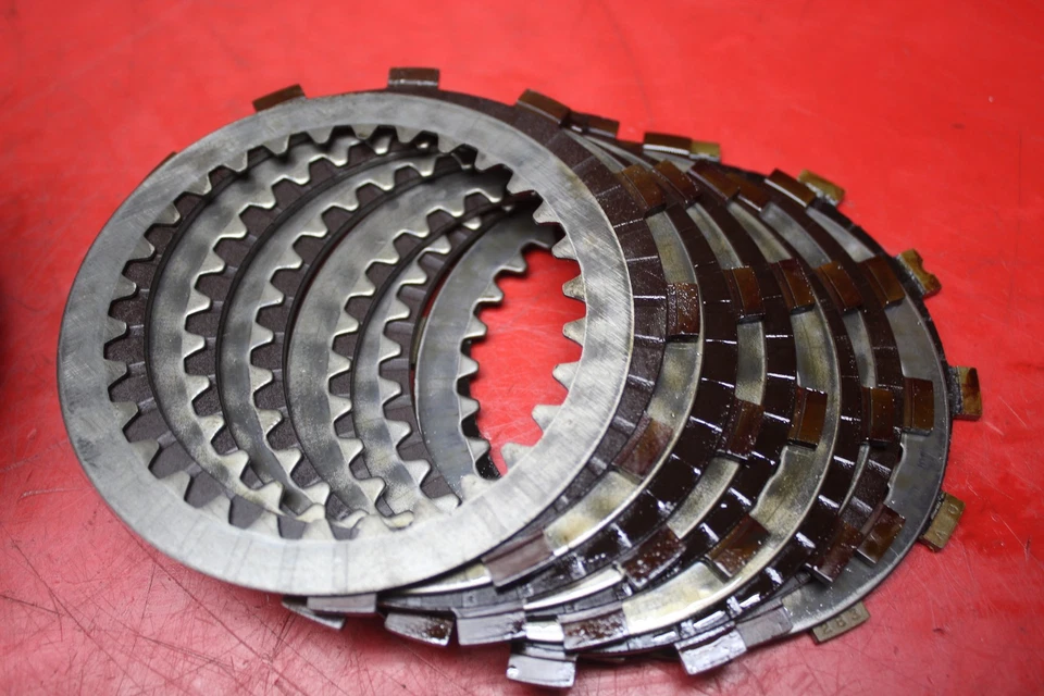 1997 SUZUKI DR200SE ПОЛНЫЙ КОМПЛЕКТ ПЛАСТИН СЦЕПЛЕНИЯ КОРЗИНА СТУПИЦА - Изображение 2 из 4