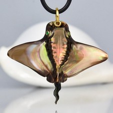 Manta Stingray Pendant Mother of Pearl Emerald Gold Vermeil 925 Silver 10.21g
