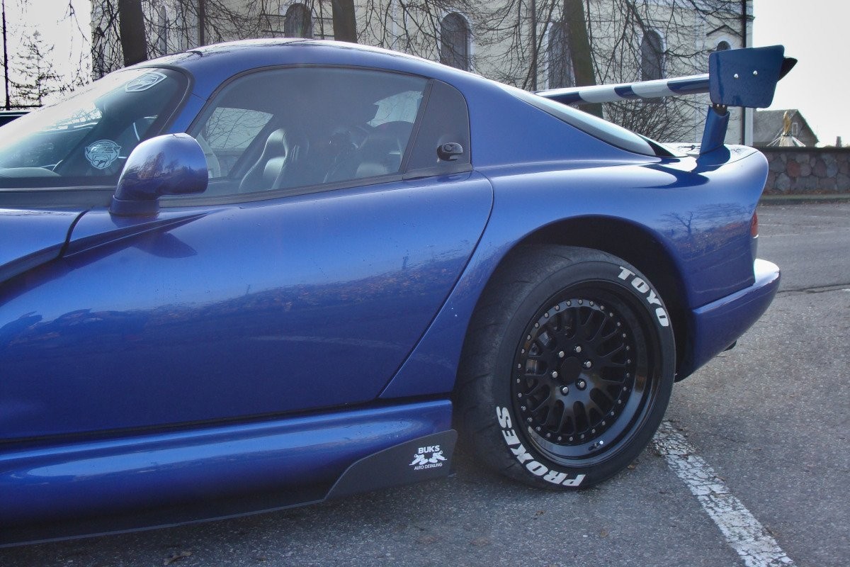 Rajouts de bas de caisse Maxton pour Dodge Viper GTS en ABS noir - 4
