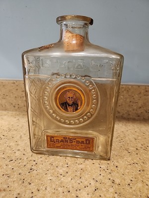 OLD GRAND DAD TAX LABEL 100 PROOF KENTUCKY STRAIGHT WHISKEY DECANTER BOTTLE