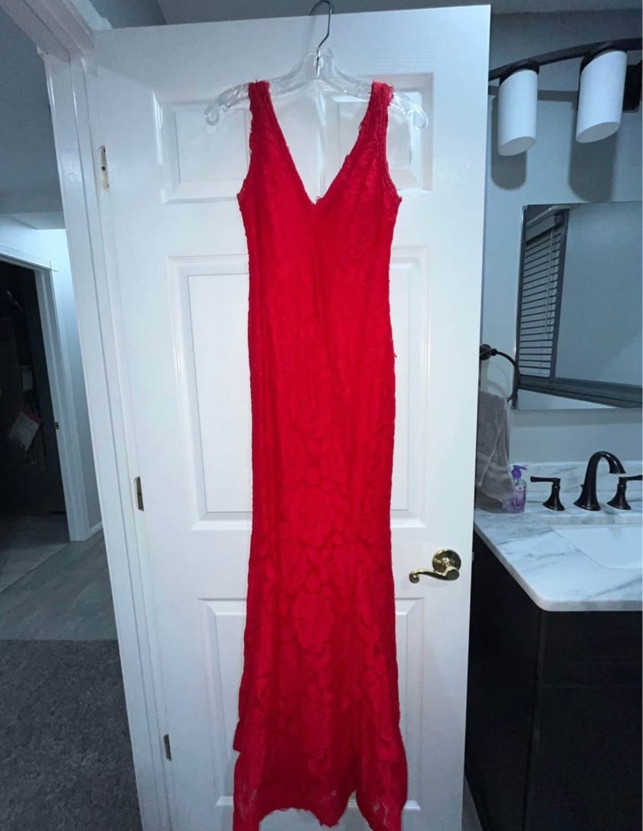 Betsy & Adam Red Lace V-Neck Sleeveless Long Gown Dress Size 4 Betsy & Adam Red Lace V-Neck Sleeveless Long Gown Dress Size 4