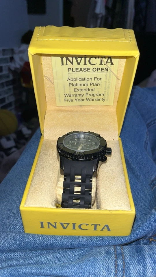 Reloj negro nuevo Foto 2 de 3