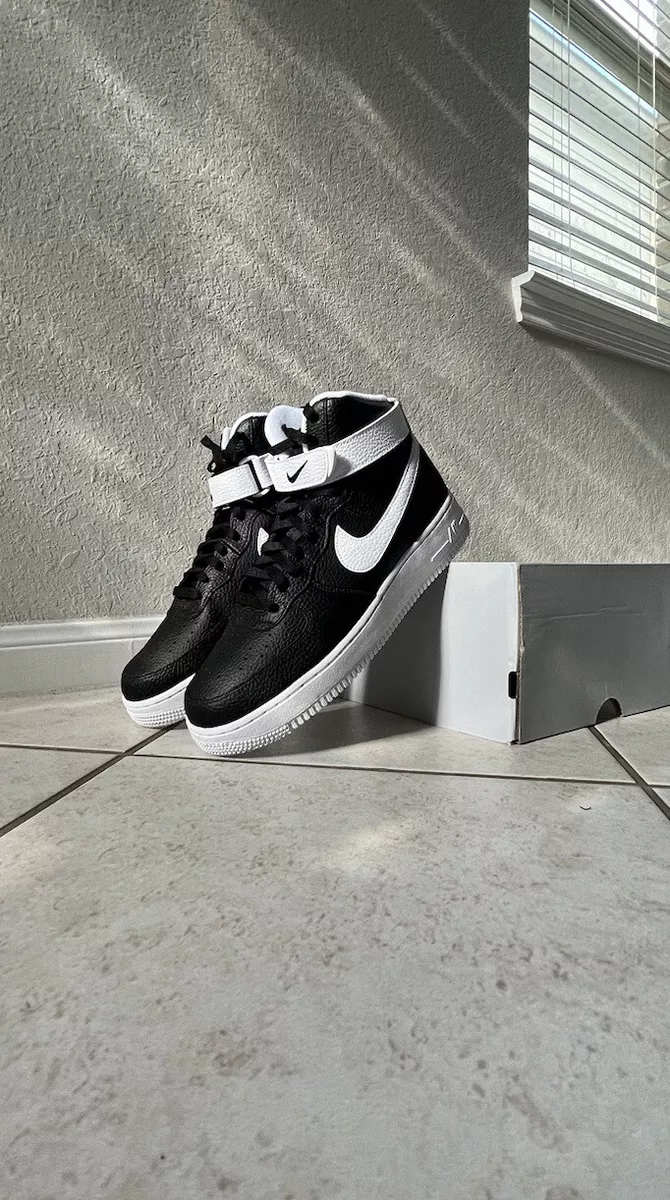 Black and white 2025 air force ones 2016