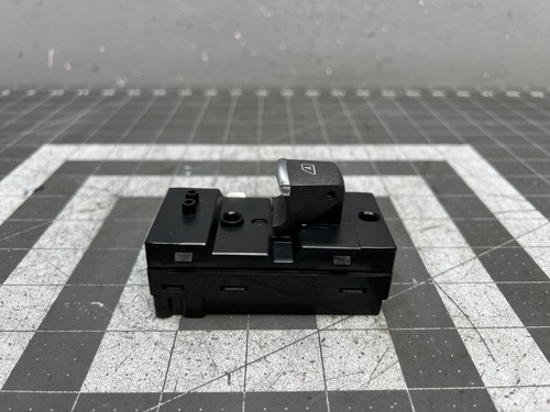 15-19 INFINITI Q70L - REAR RIGHT PASSENGER SIDE DOOR WINDOW SWITCH OEM - Picture 4 of 5