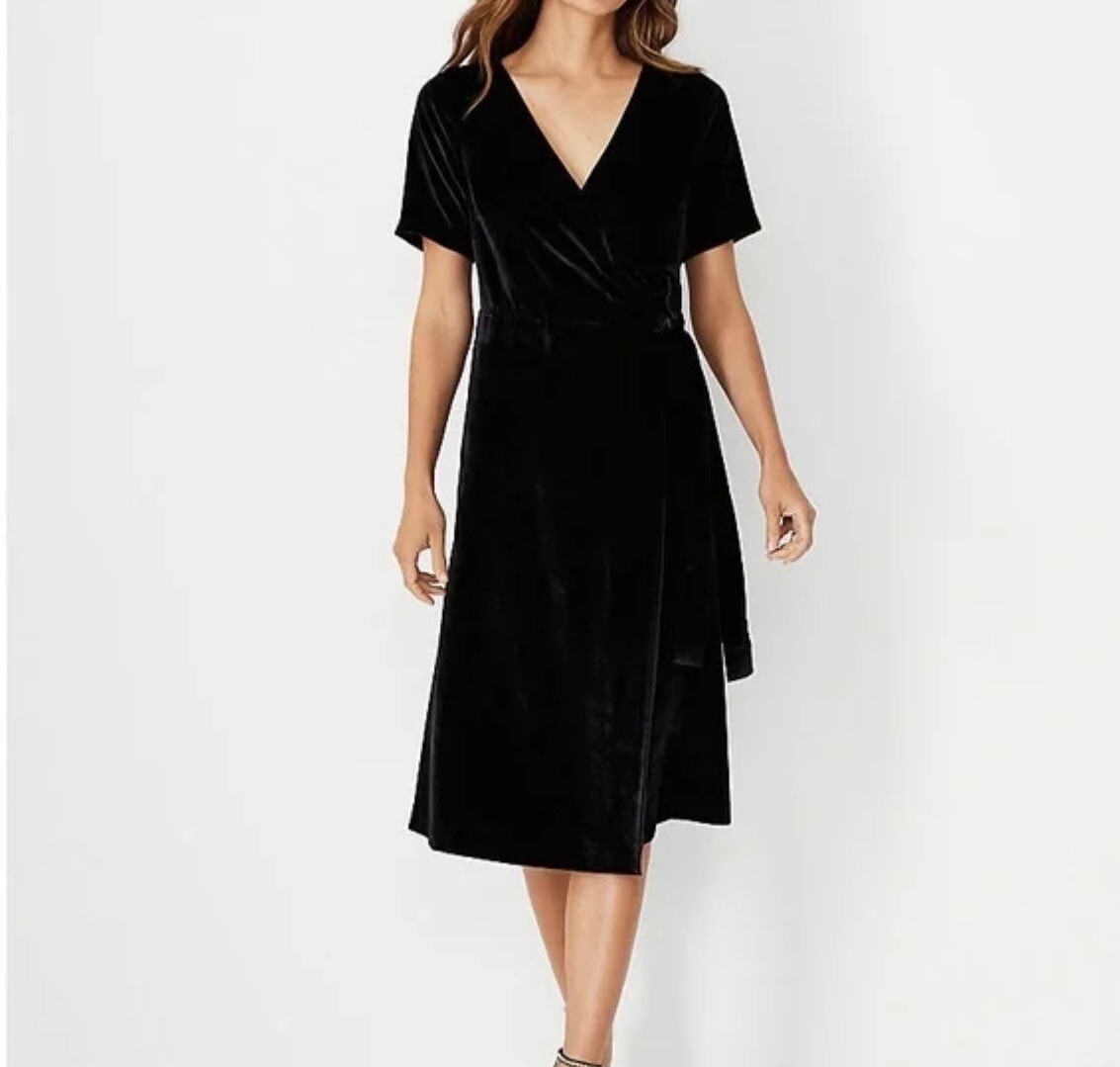 Ann Taylor Black Velvet Wrap Dress Size 2 NWT
