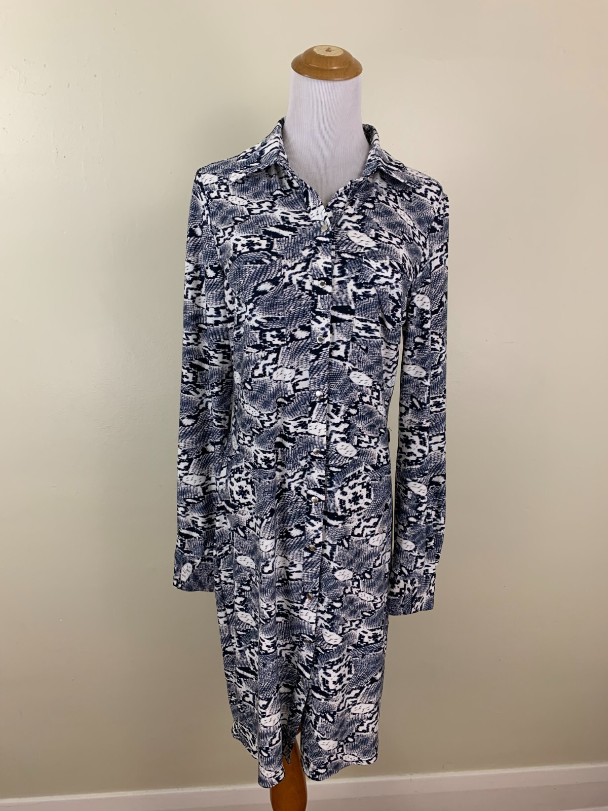 BCBGMAXAZRIA Womens sz Medium/Small Python Boa Pr… - image 9