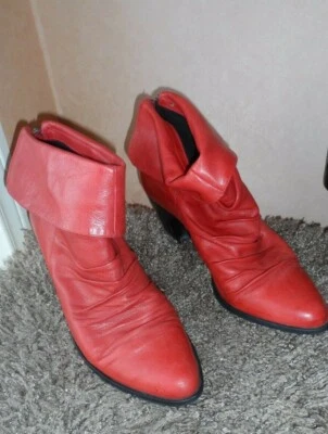 BOTTINES SAN MARINA EN CUIR ROUGE POINTURE 40 - Photo 1/4