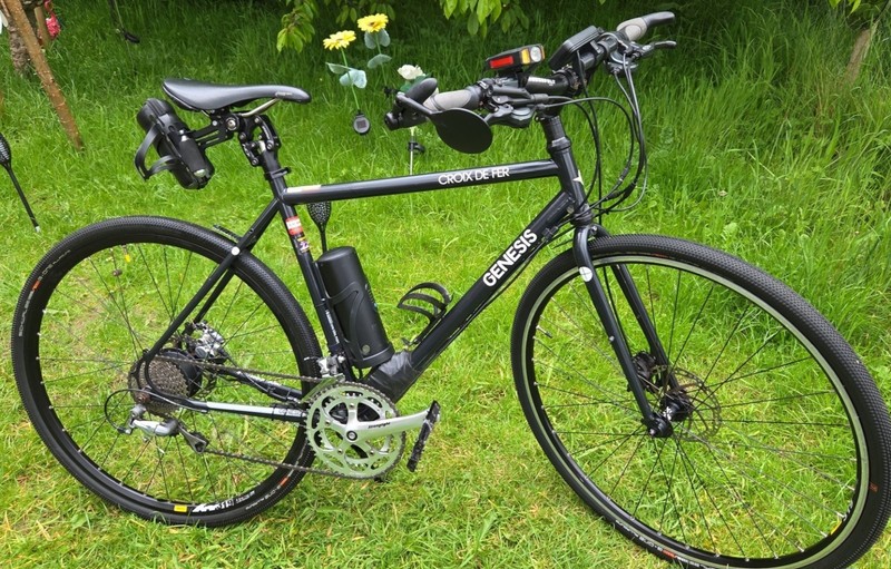Genesis Croix de Fer 20 E custom Gravel Bike 700C Black Disc Flat Bar 