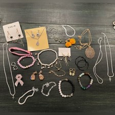 NEW 25 Piece Fashion Jewelry Bundle Bracelets Earrings Necklaces Brooch