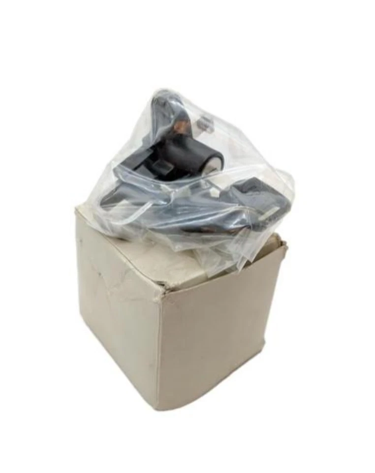 NUEVO 1984-1986 HONDA VF700C MAGNA OEM SOPORTE CONJUNTO, CASCO 50710-MB1-871 Foto 2 de 3