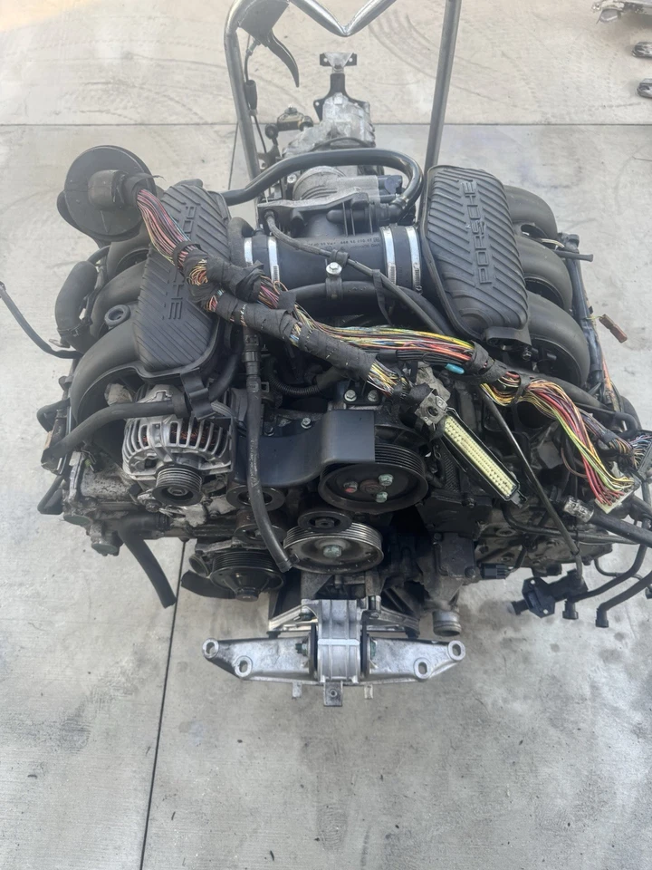 Porsche Boxster 986 1997-1999 motor 2,5 OEM usado Foto 4 de 4