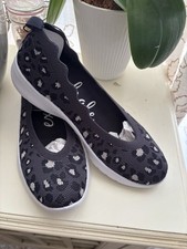 Apana Recovery Foam Women s Knit Slip-On Flats Leopard Print Gray/White 6