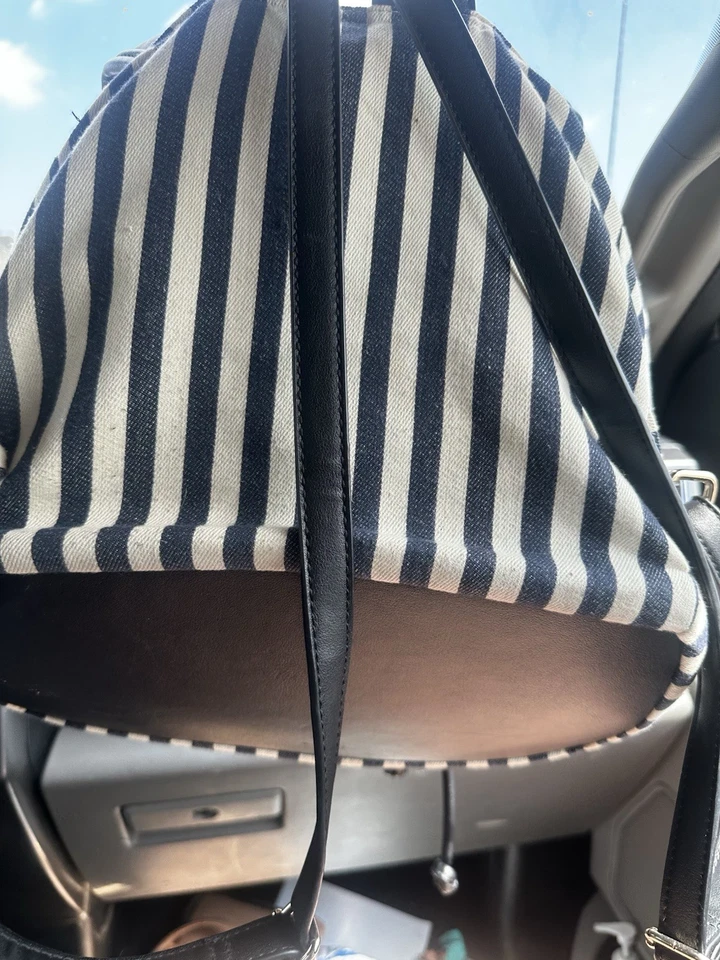 Mochila a rayas azul y blanca Urban Expressions para mujer Foto 4 de 4