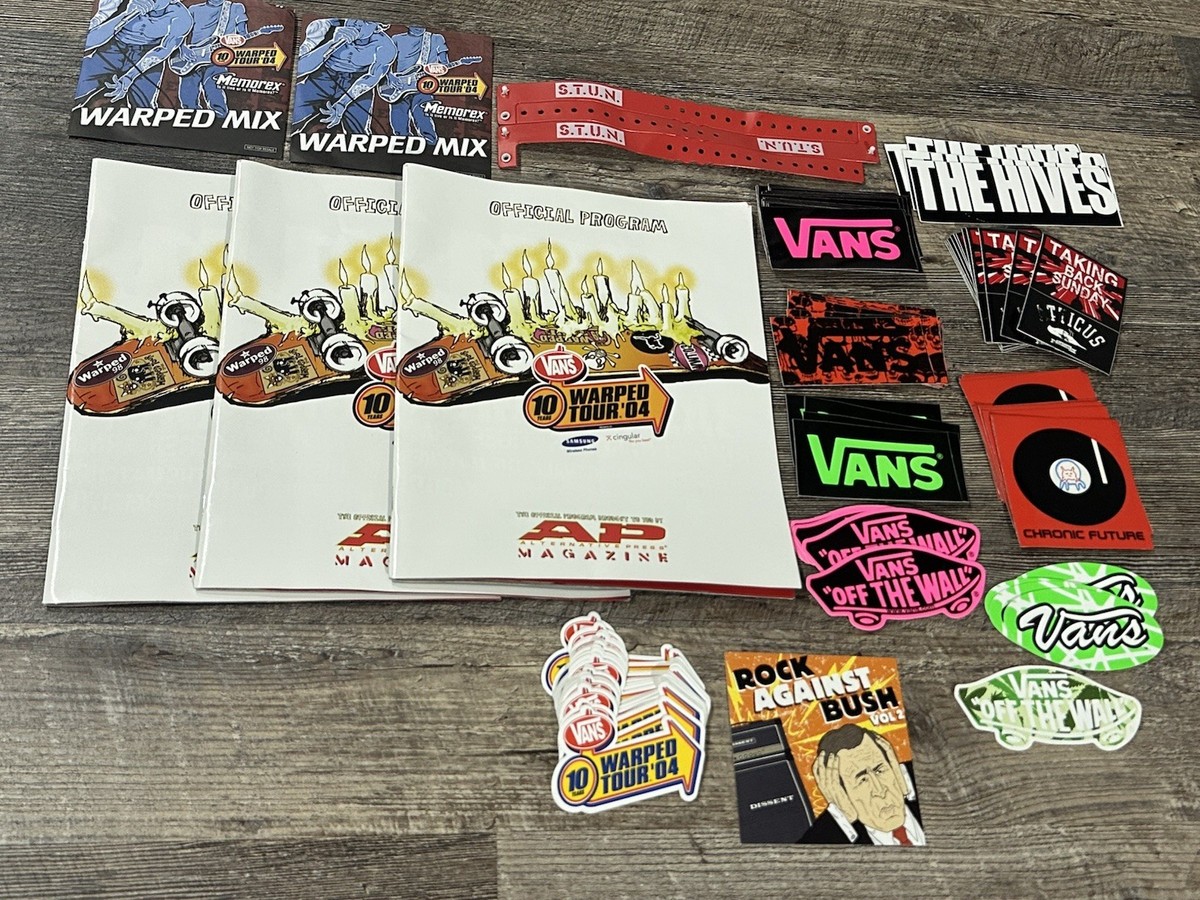 VANS WARPED TOUR 2004 - 90 Stickers - 3 Programs - 2 CDs + More