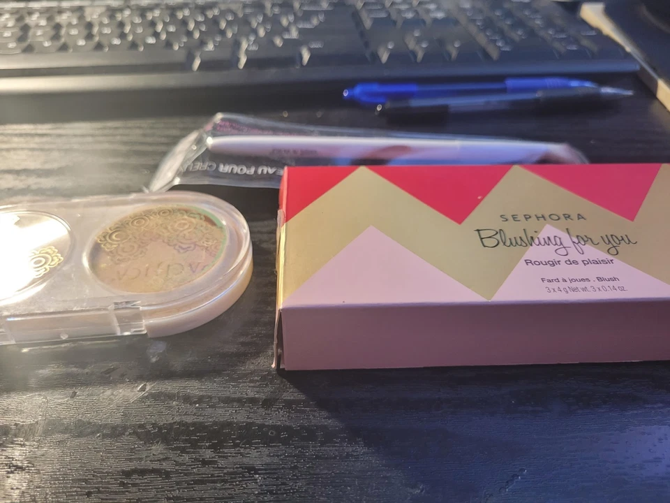 SEPHORA BLUSHING FOR YOU PALETTE  & pacifica coconut blush & crease brush new - Image 4 of 4