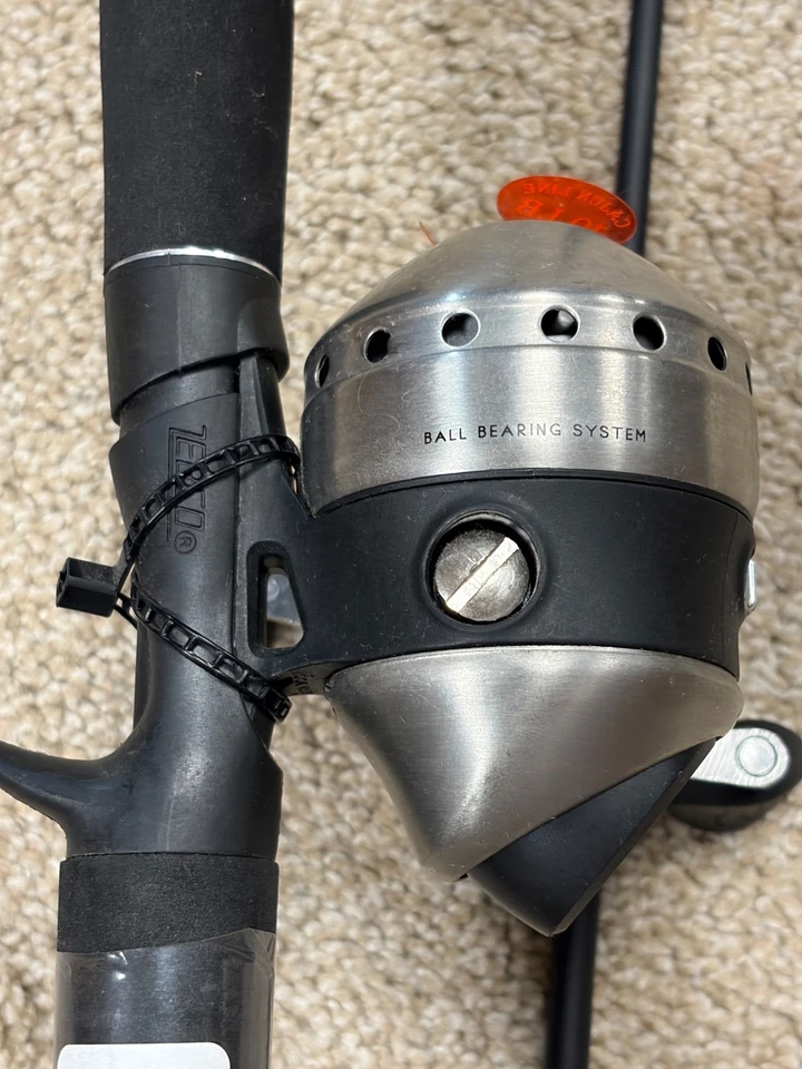 Zebco 33 Authentic Z Glass Action 6' 2pc Medium Spinning ROD & REEL 33C602MA VGC - Image 2 of 4