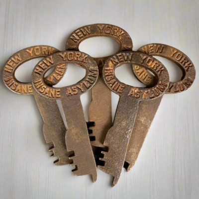 New York Insane Asylum Cast Iron 5-Key Set (3.5'' Long)