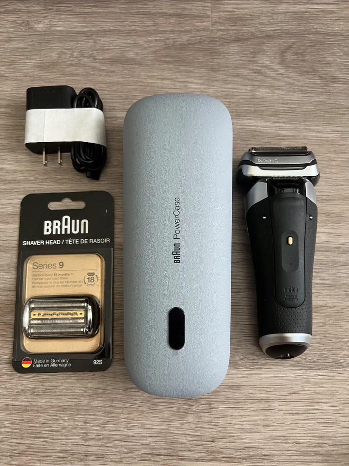 Braun Series 9 Pro Plus 9577cc Electric Shaver with PowerCase + Extra head - image 2 of 4