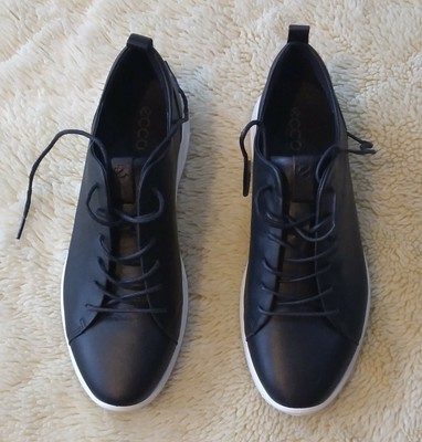 ecco flexure perf sneaker