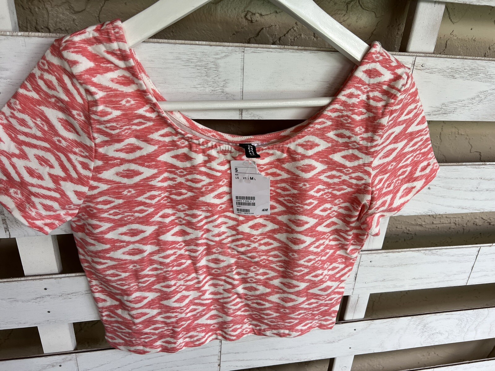 New Divided H&M Cropped Top Coral Short Sleeve Shirt Women’s Size M thumbnail 3
