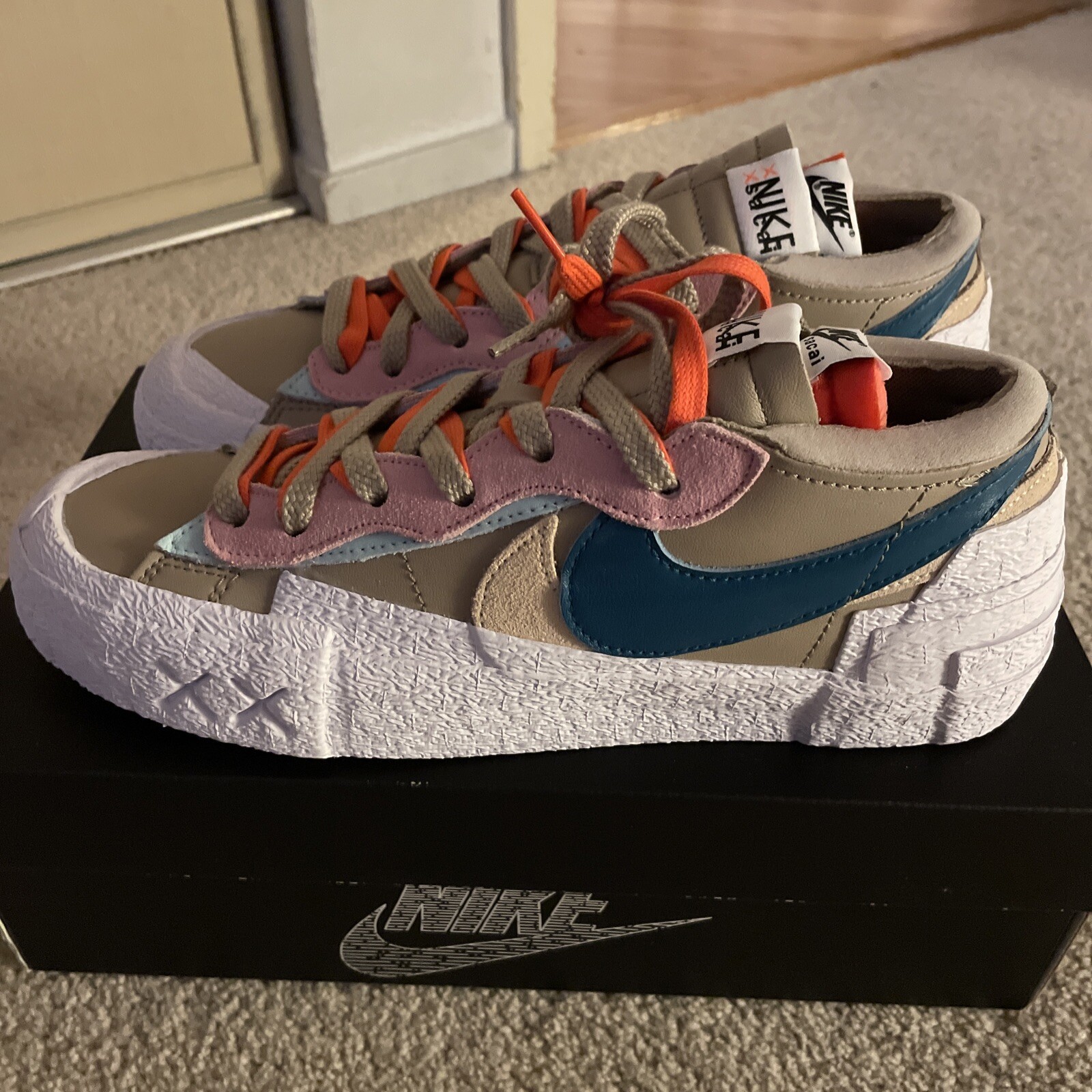 SACAI X NIKE Blazer Kaws x Sacai Low ""Reed"" DS nuovissimo taglia 9M 10 5W DM7901 200