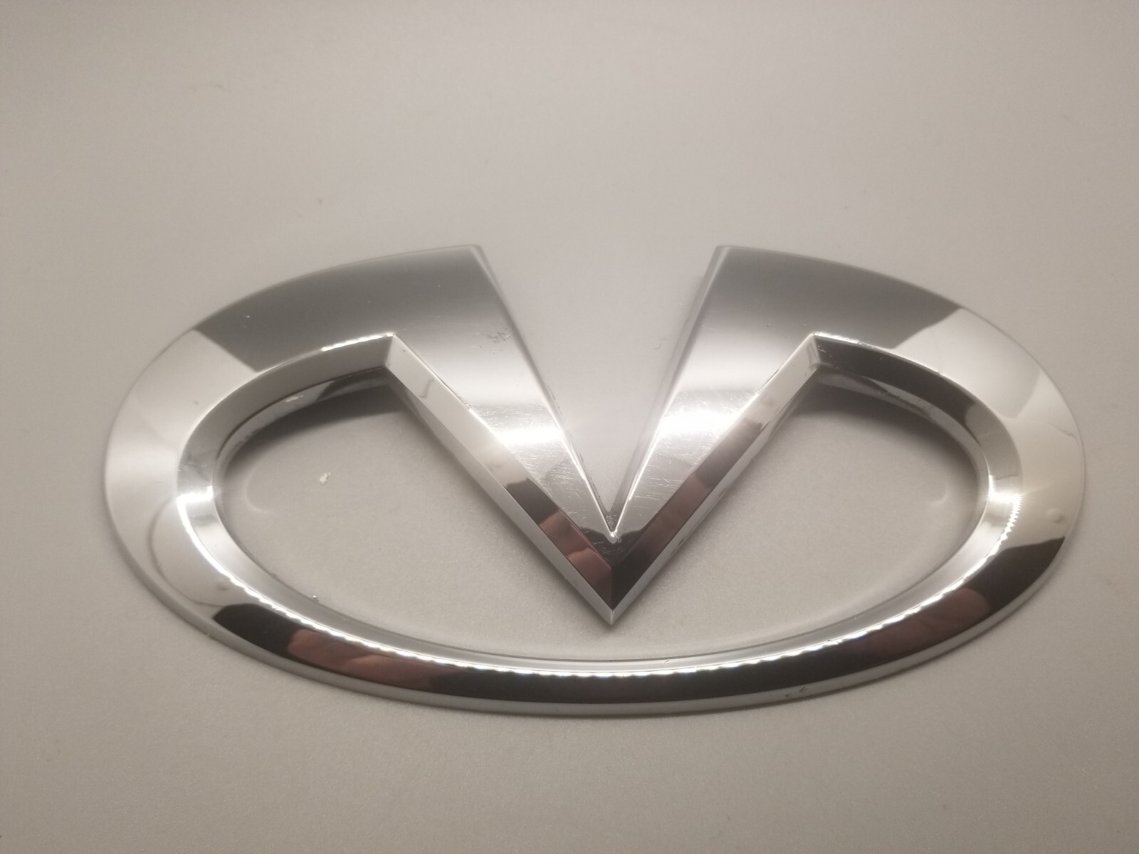 INFINITI FRONT GRILLE EMBLEM 6223 A1730 eBay