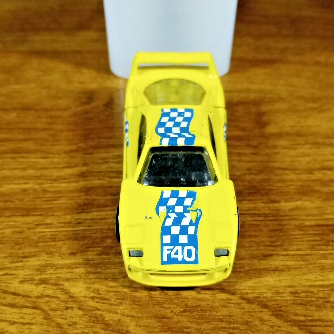 Hot Wheels Vintage Revealers Ferrari F40 Yellow UH Pink
