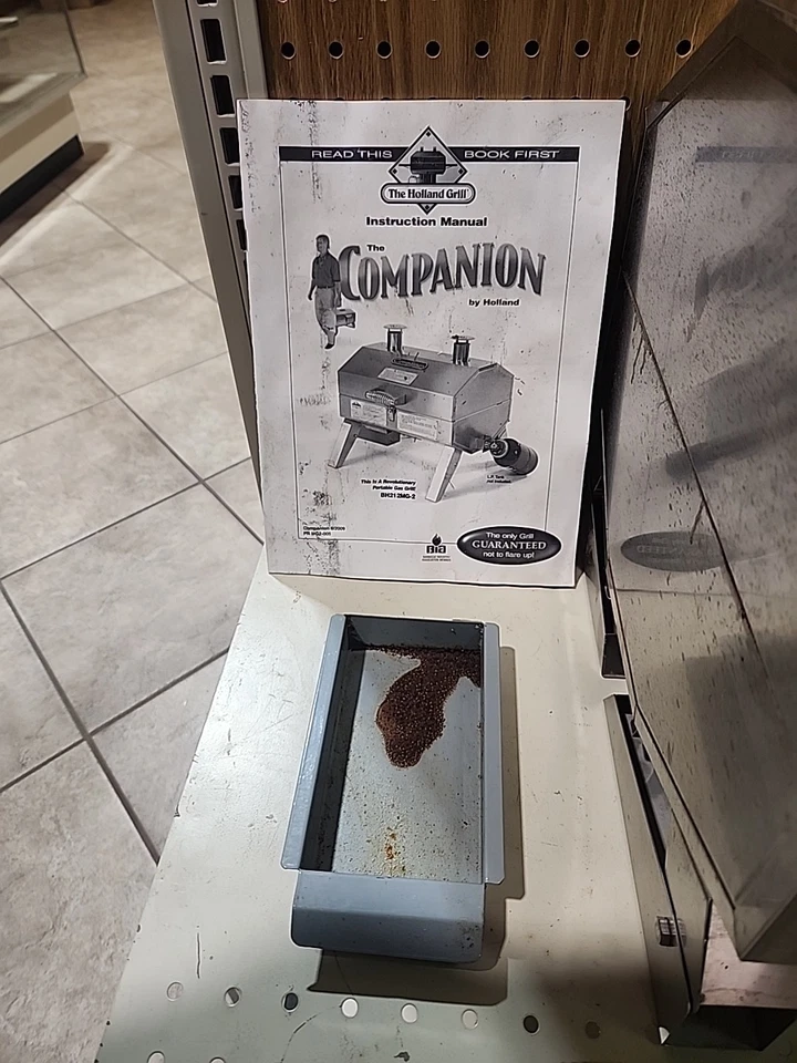 Difícil de encontrar Holland Companion portátil de acero inoxidable a gas barbacoa parrilla patas plegables  Foto 4 de 4