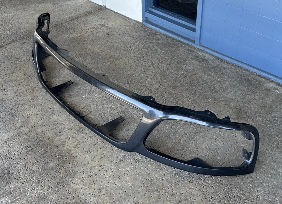 Ford F-150 1999-2004 parrilla delantera carcasa negra sin inserto Foto 2 de 4