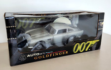 AUTOart James Bond Aston Martin DB5 Goldfinger 1:18 Diecast Model Car Boxed 007