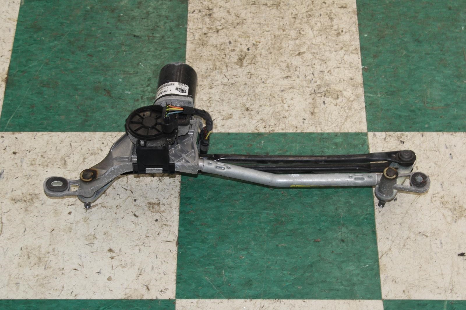 Maserati Ghibli 2014-2020 Front Windshield wiper motor