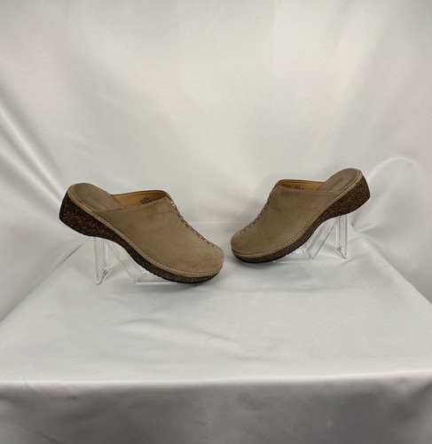 Clarks Comfort Clogs 10 M Neutral Tan Suede Leather Mules Slip-Ons #2BN1 - Picture 3 of 10