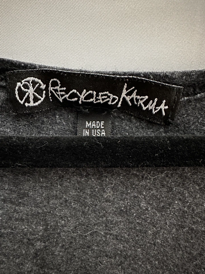 Camiseta sin mangas Karma reciclada Thug Life camisa floral para mujer talla XS hecha en EE. UU. Foto 2 de 4