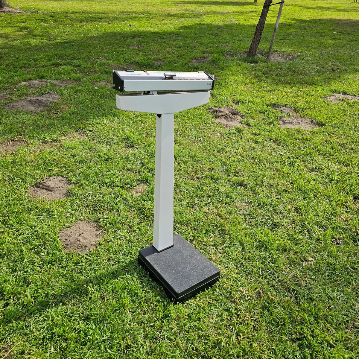 Vintage HEALTH O METER Doctor Scale Model 230 Weight 350lb Works