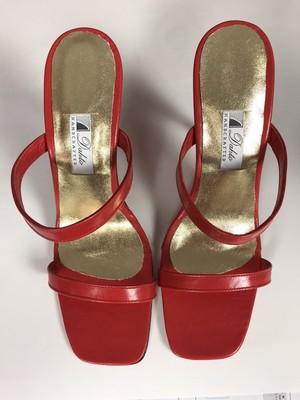 red heels size 11