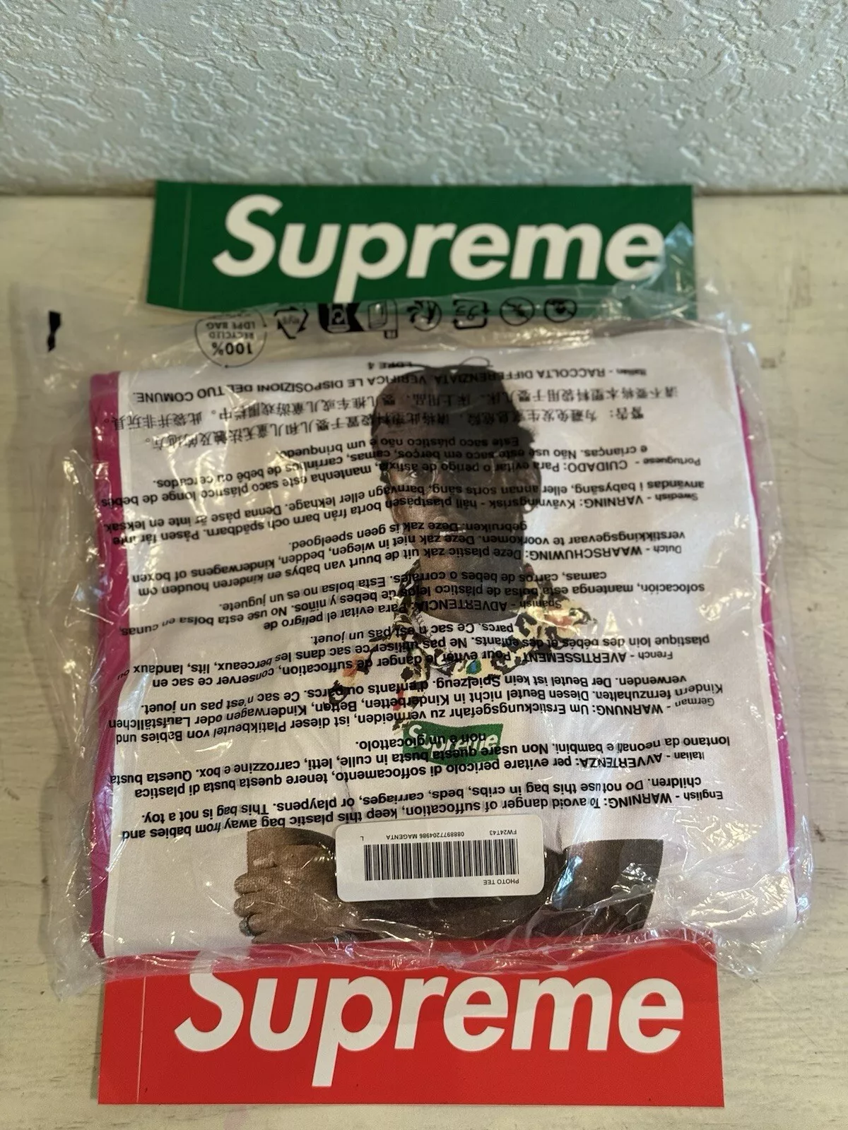 TEE SHIRT MAGENTA SUPREME TYLER THE CREATOR TAILLE GRAND AVEC AUTOCOLLANTS FW24