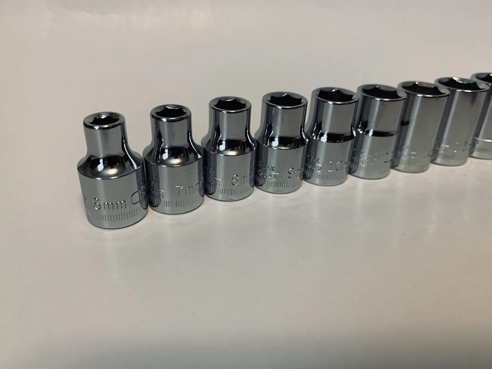 Craftsman Socket Set 3/8" Drive 16 Piece 6 Pt Point Metric Chrome 6-21mm - Image 3 of 4