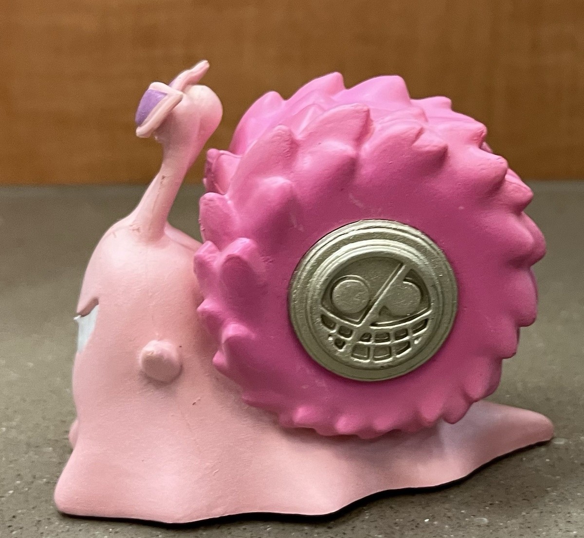 One Piece transponder snail den den mushi toy figure Donquixote