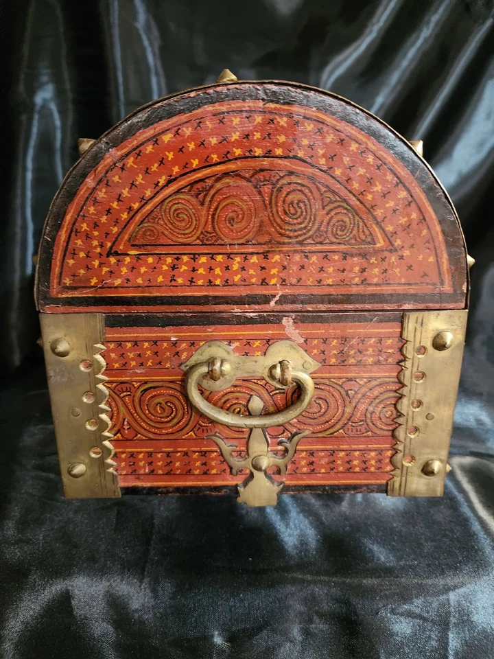 Vintage Antique India Kerala Malabar Brass Decorated Treasure Chest Box - Image 4 of 4