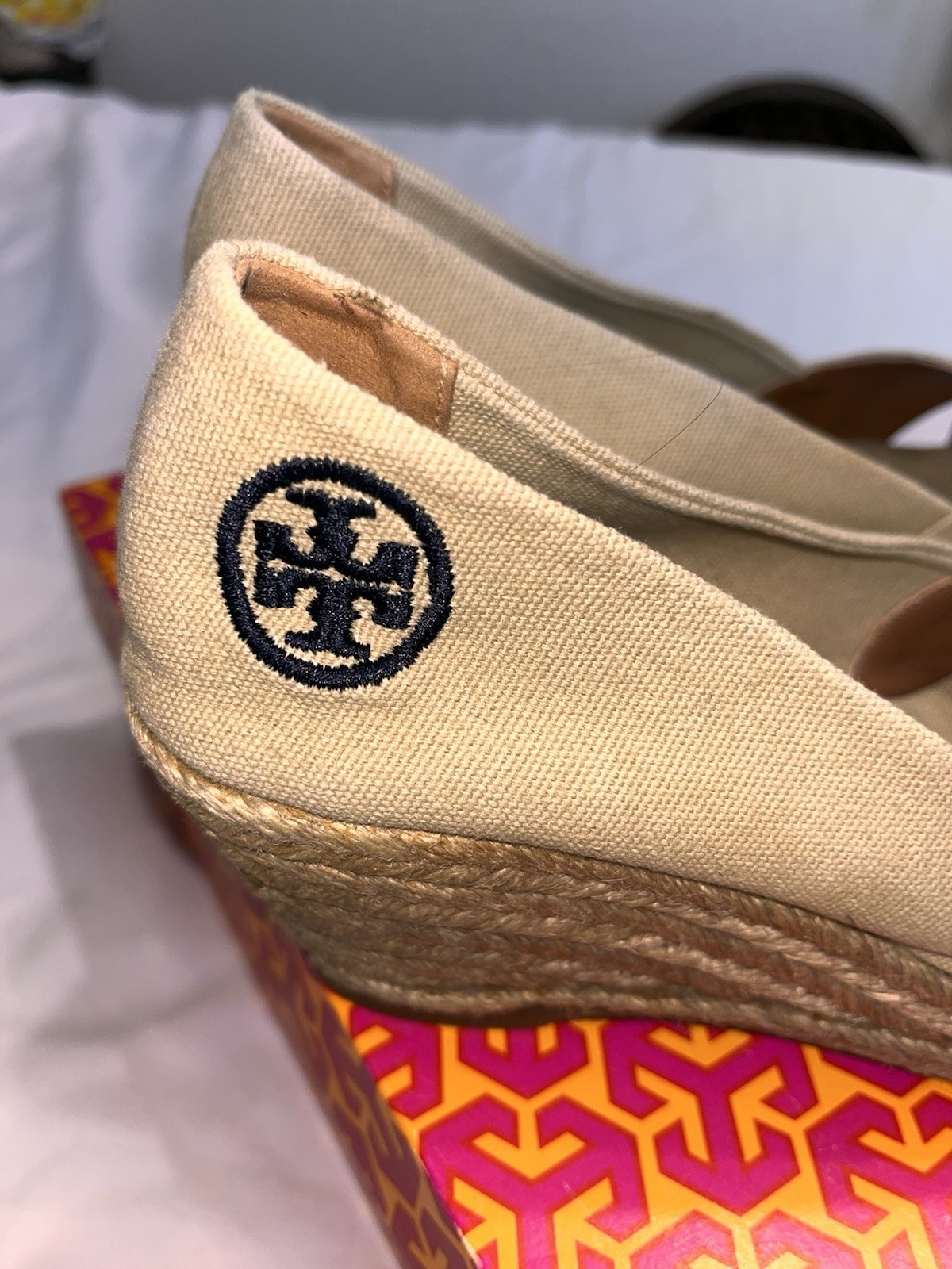 NIB Tory Burch Filipa Espadrille wedge criss cross heel shoe. Oatmeal. Size 8 thumbnail 2