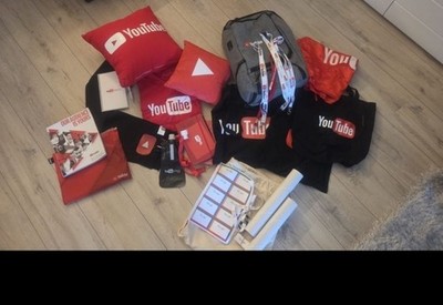 Großes YouTube Google Merchandise Paket Werbung T Shirt Rucksack Poster