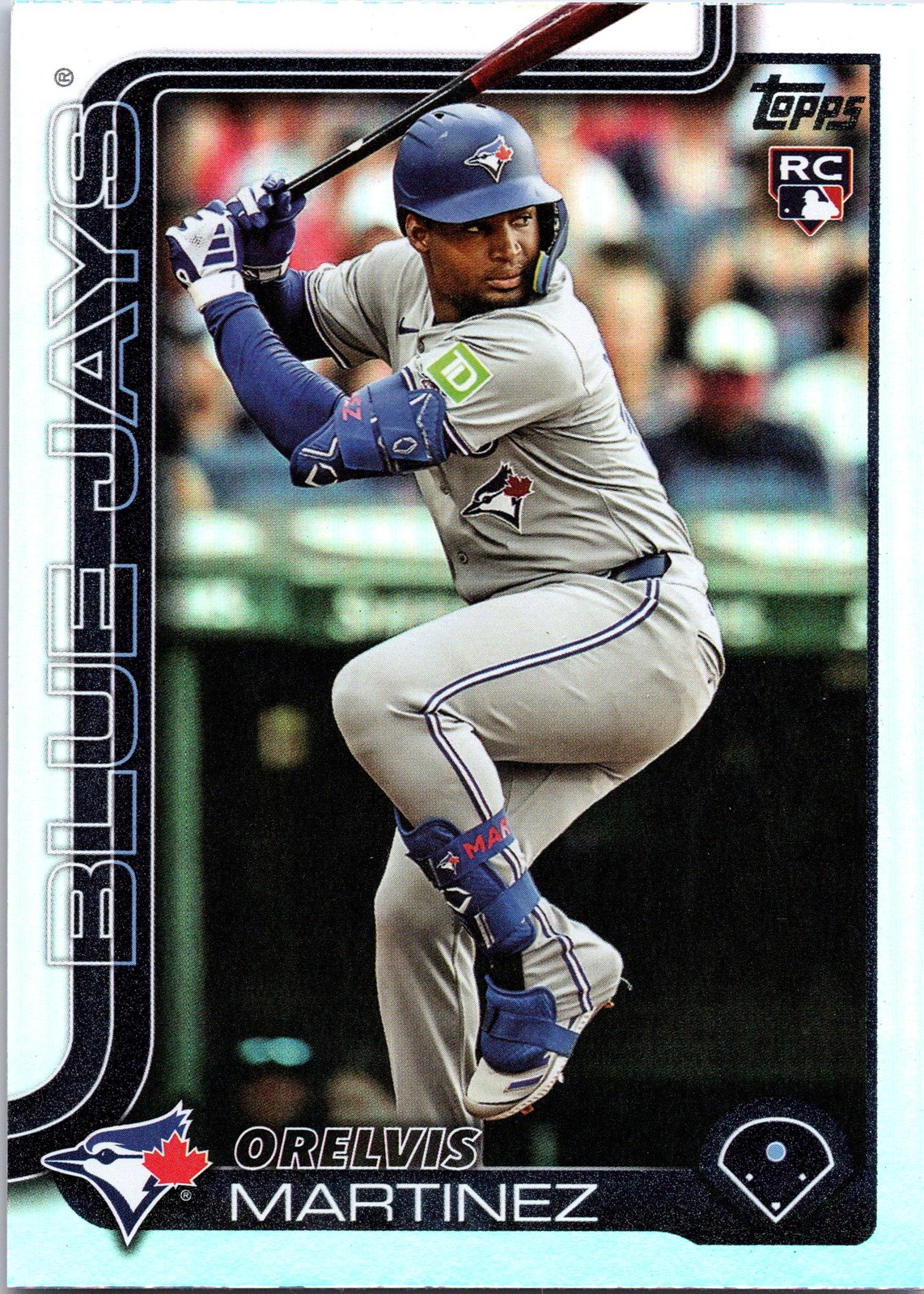 2025 Topps #18 Orelvis Martinez Rainbow Foil