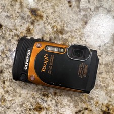 Olympus Stylus Tough TG-860 16.0MP Orange Digital Camera. COMPLETELY UNTESTED.