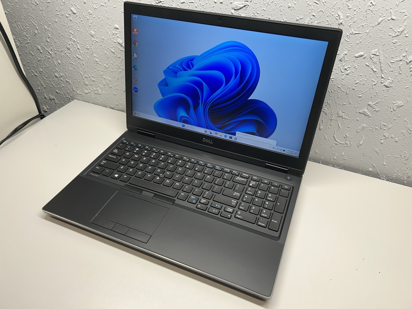 Dell Precision 7530, 15.6-Inch Laptop, with Intel Core i7 8th Gen., 6 GB SSD (Solid State Drive), Windows 11 Home