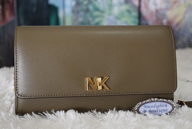 mott leather chain wallet