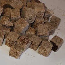 Tubifex Cubes & Siftings, Treats for Tropical Fish, Frogs, Koi