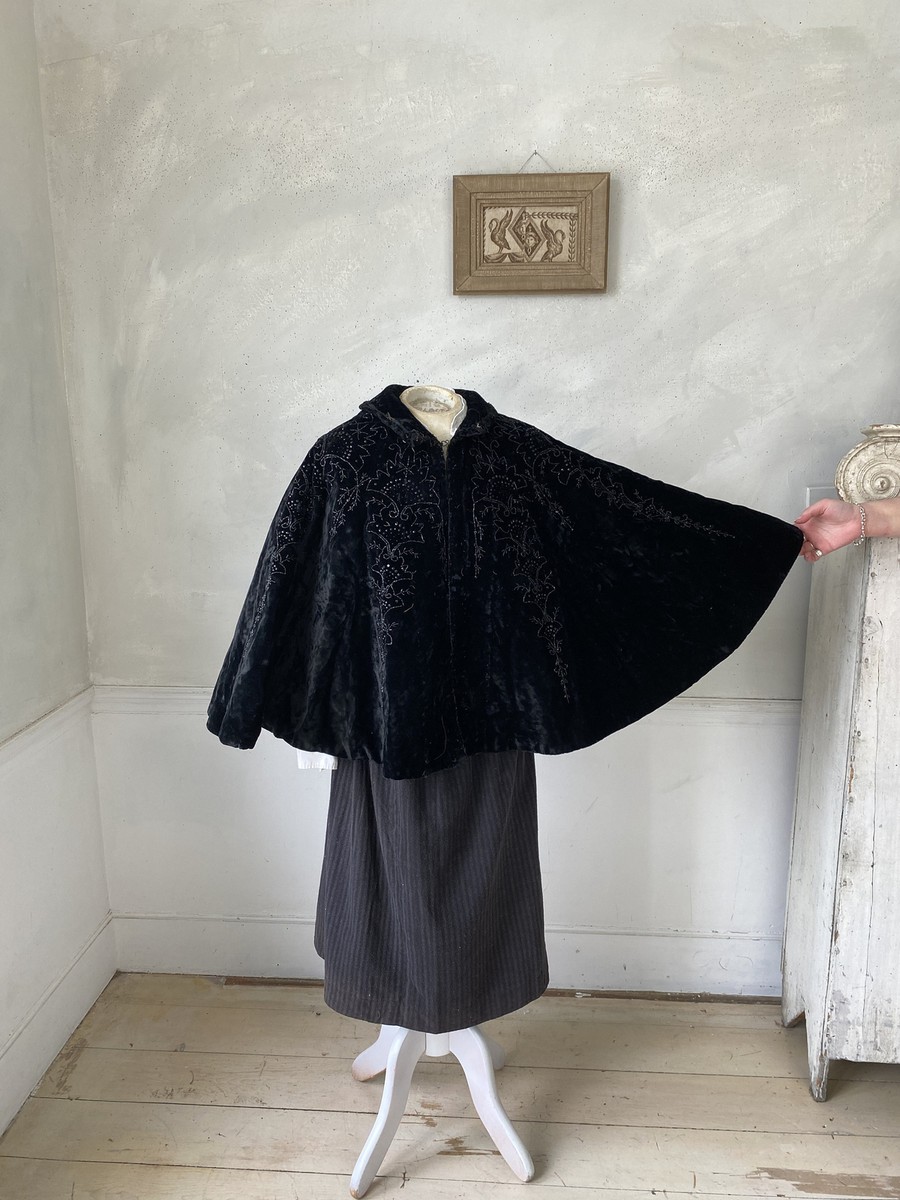 ～1910s french antique cape French antique evening velvet shoulder cape or opera capelet