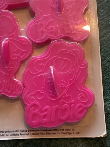 Wilton Barbie Cookie Cutter Set of 4 Hot Pink 1992 Mattel Inc. New in Package - Picture 4 of 7