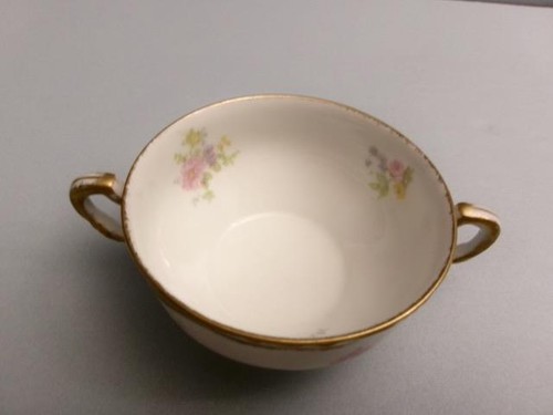 C.AHRENFELDT LIMOGES ( 2 SETS ) DOUBLE HANDLE DOUBLE GOLD CUPS & SAUCERS FLORAL - Picture 7 of 12