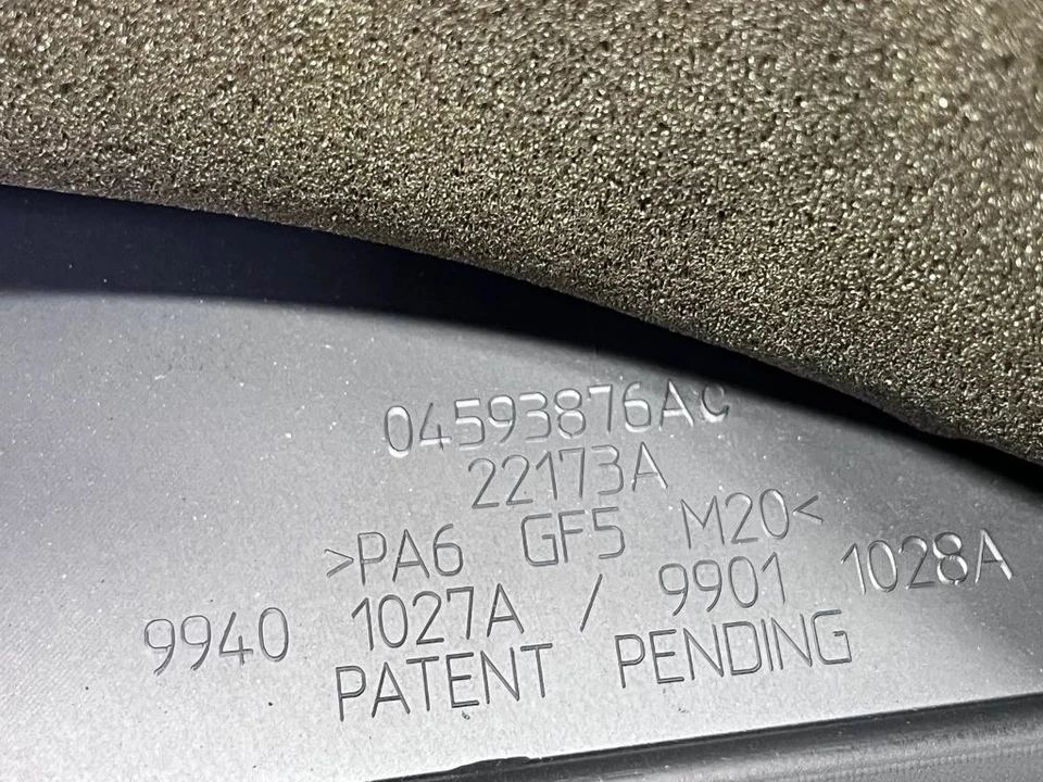 Dodge Grand Caravan 2017 Petrol Top engine cover trim 04593876AC DIN65712 - Image 3 of 3